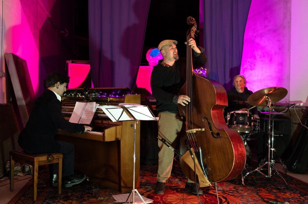 Il Portico - Musica in Jazz all'Hangar di Albanella Il 23 ed il 30 maggio  gli ultimi due eventi